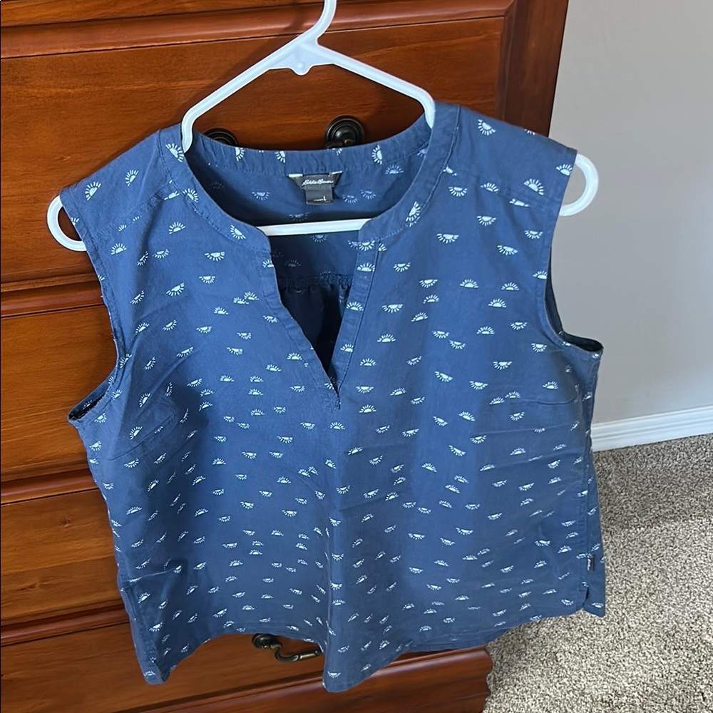 Eddie Bauer Blue and White Boxy Sleeveless Tank Top